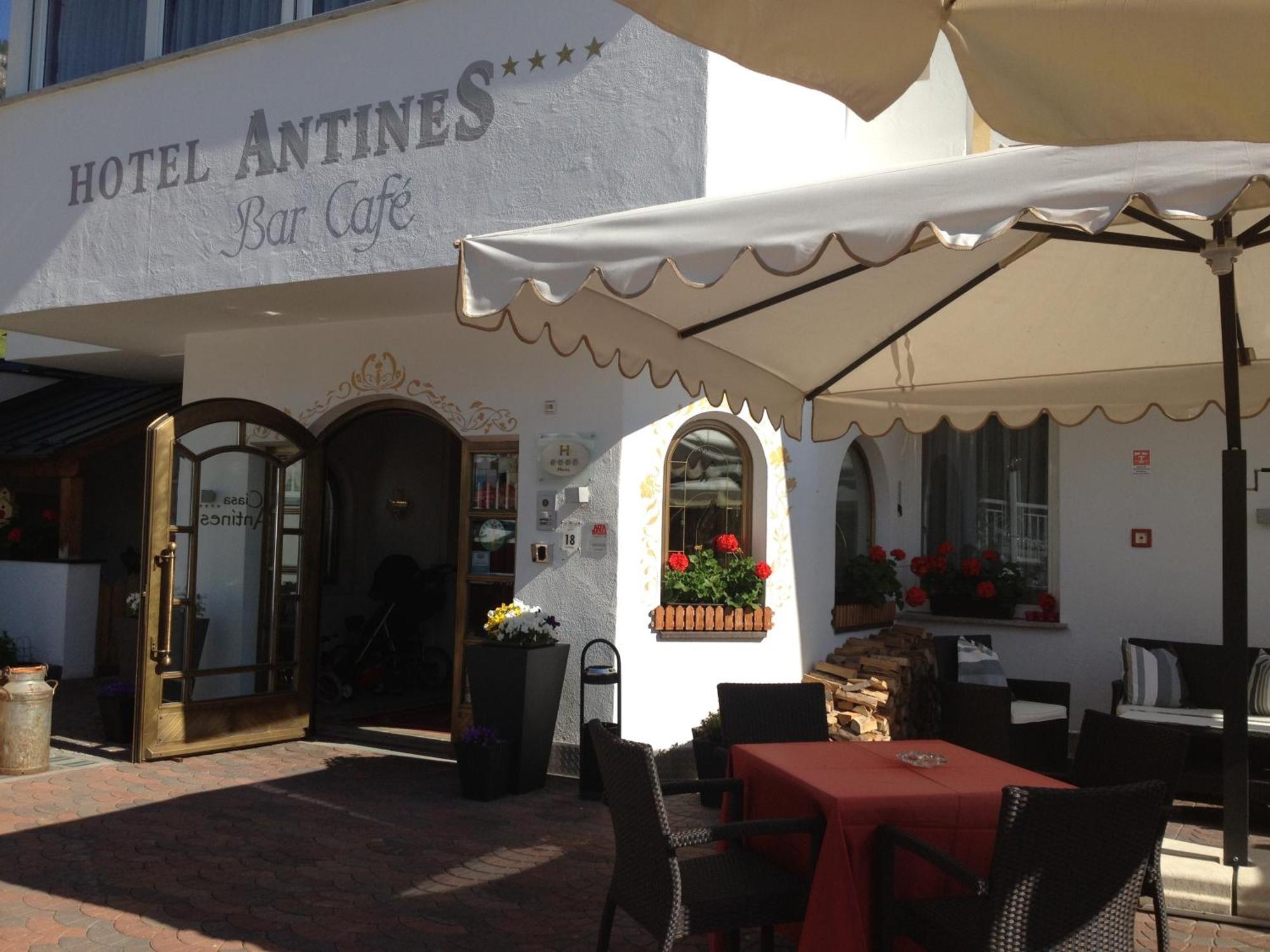 Hotel Antines لا فيلا المظهر الخارجي الصورة
