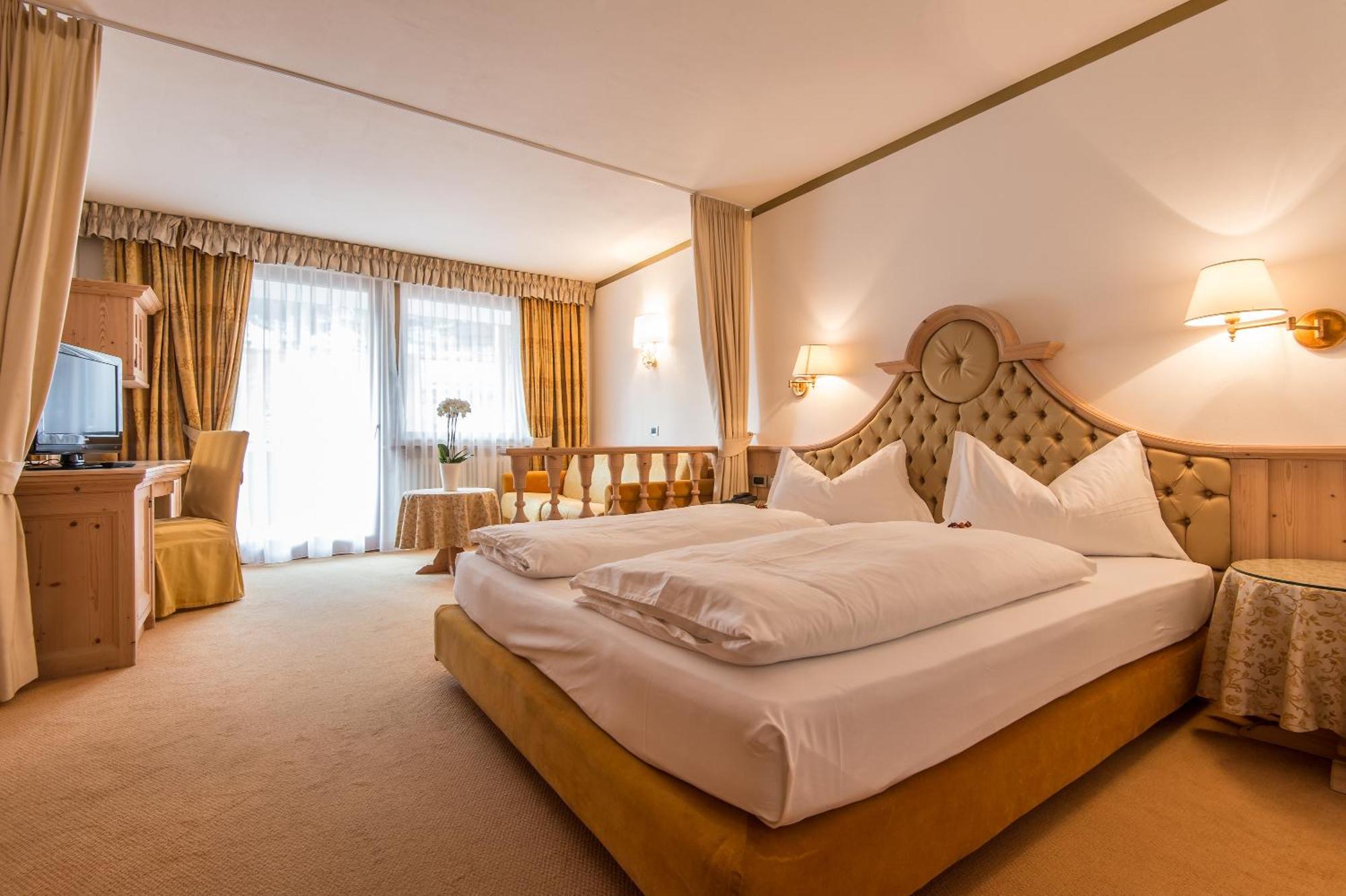 Hotel Antines لا فيلا الغرفة الصورة